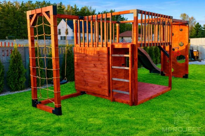 modern fa játszótér