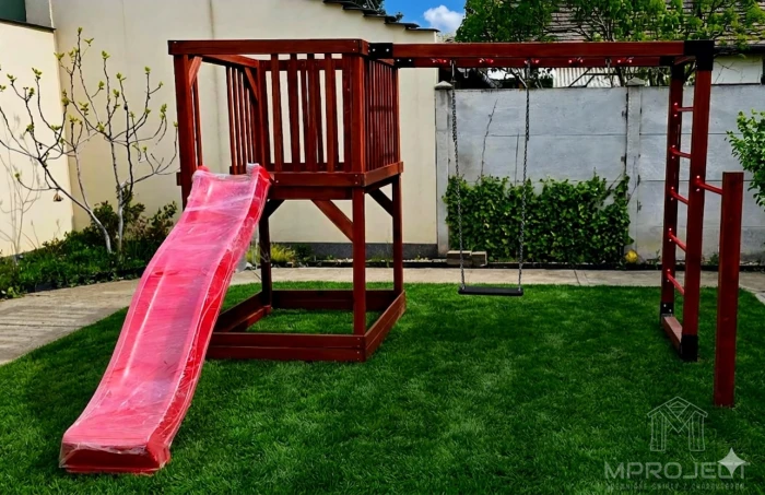 modern fa játszótér