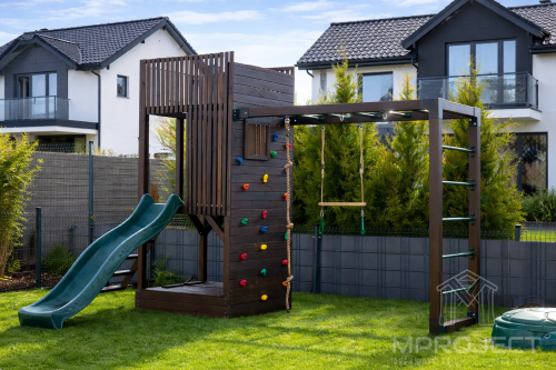 Designos fa játszótér