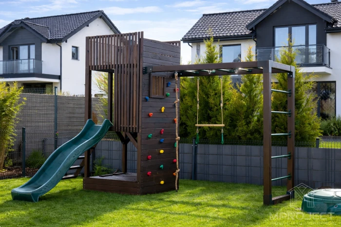 Designos fa játszótér